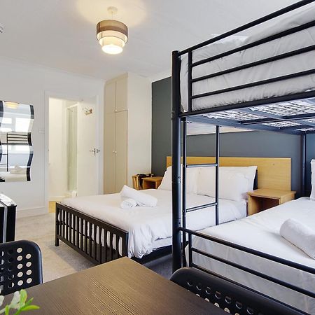 בורנמות' Hotel Azure Beach מראה חיצוני תמונה